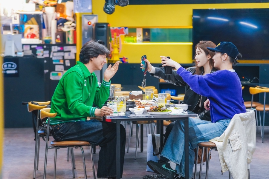 ‘<b>도깨비</b>’ 10주년, 공유 100시간 괴롭히기? 사전 모임부터 ‘빵빵’