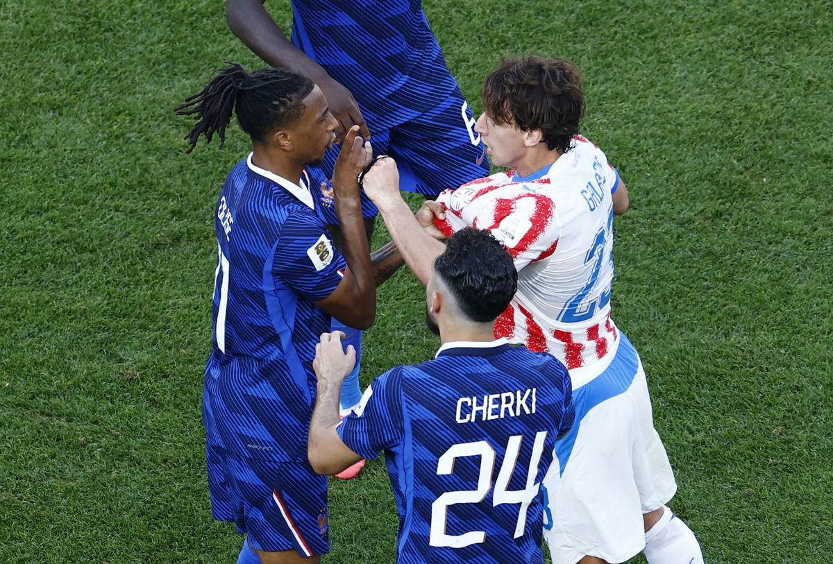 발로건은 되고 올리세는 안되고…이상한 FIFA의 ‘오락가락’ 대처