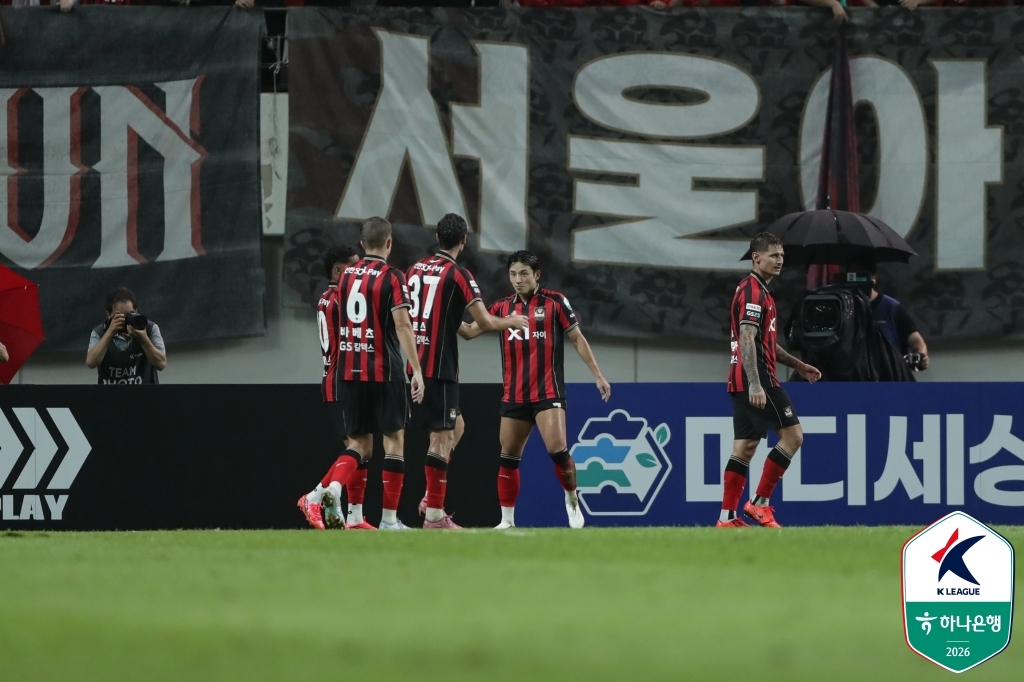 ‘정승원 멀티골’ <b>서울</b>, <b>포항</b> 꺾고 2위와 승점 10점차 선두 질주
