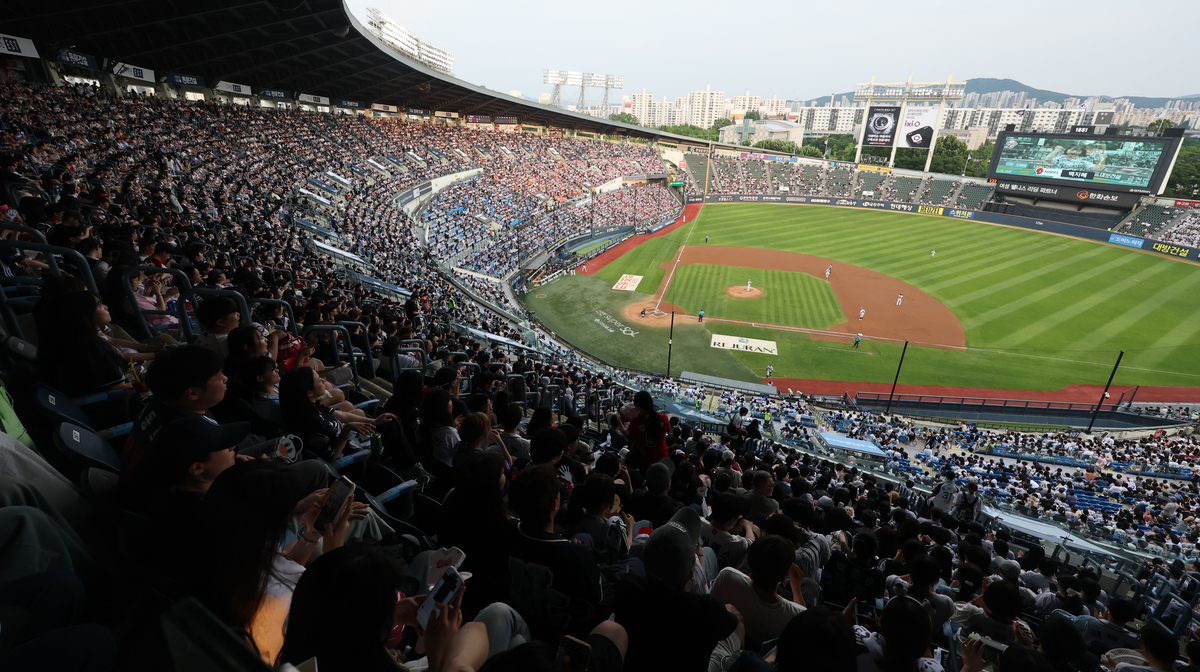 페덱-<b>최민석</b> 맞대결 보자! 삼성-<b>두산</b>전 열린 잠실구장 매진…시즌 24호...