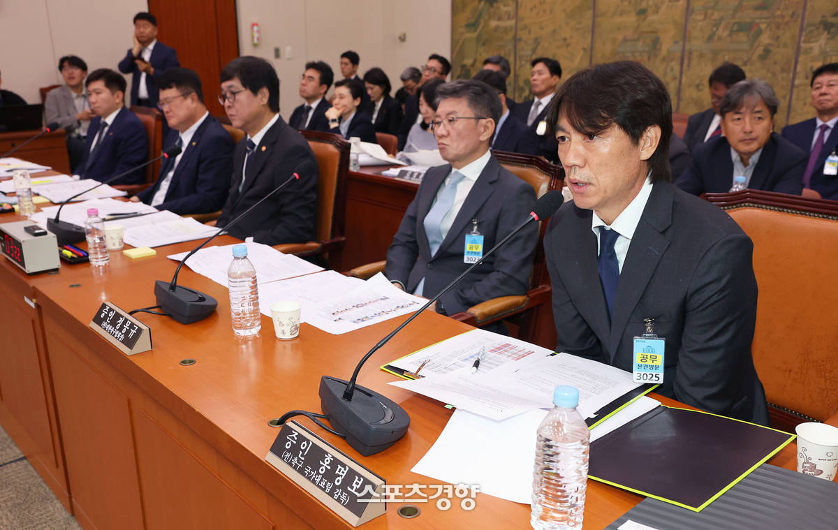 고압적인 심판위원장, 각종 질문에 ‘회피성 대답’ 남발한 간부…축구...