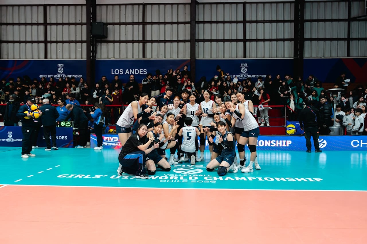 손서연은 1세트만 뛰었다…U-17 여자<b>배구</b>, 세계<b>선수</b>권대회에서 알제리 ...