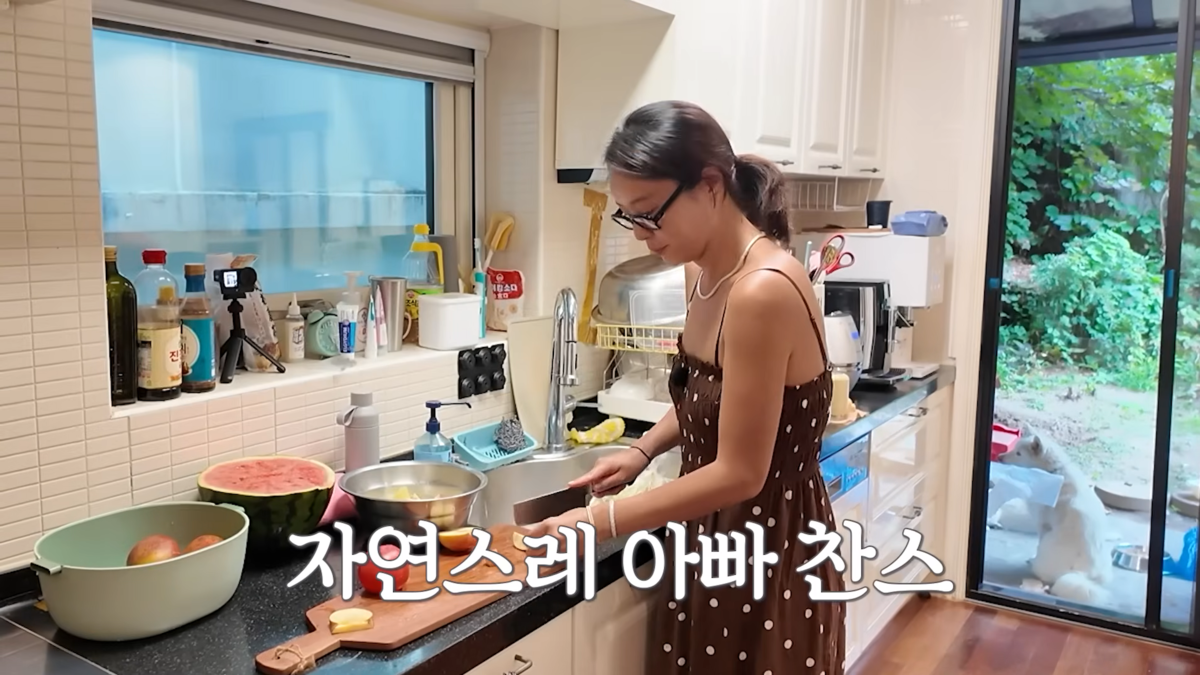 “아빠한테 전화해” <b>황정음</b>, 이혼 후 <b>전남편</b>과 쿨한 ‘공동 육아’ 포...