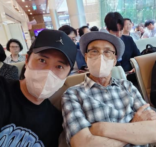 <b>신성</b>, 父 갑상선암 이어 <b>위암 4기</b> 투병 고백…“항암 후 희망 보여”