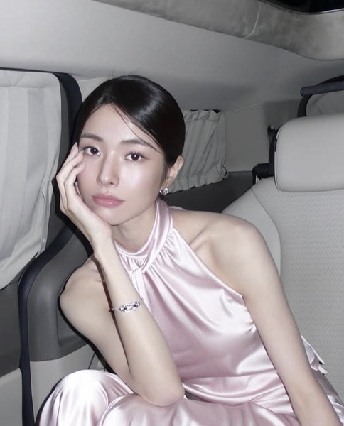 ‘증조부 친일 논란’ <b>하영</b>, <b>중국</b> SNS 사과문만 갑자기 삭제. 왜?