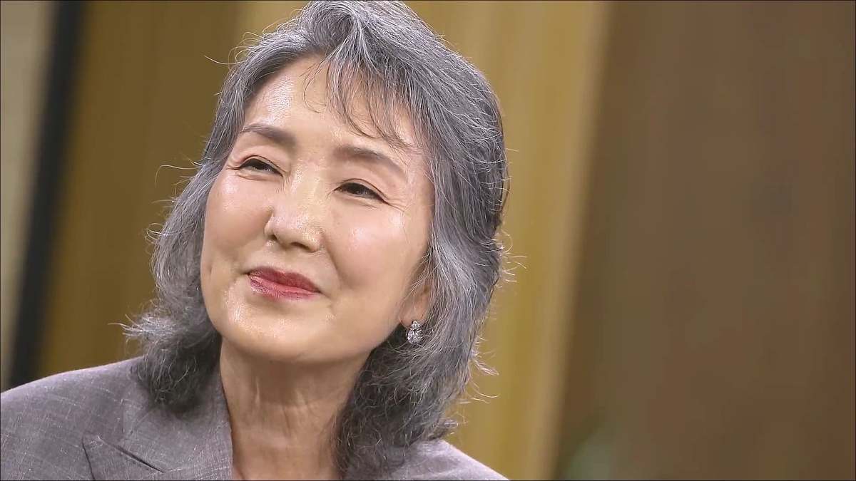 백발로 돌아온 <b>이휘향</b> “치매환자 <b>연기</b> 위해 <b>기저귀</b>도 찼다” (데이앤나...