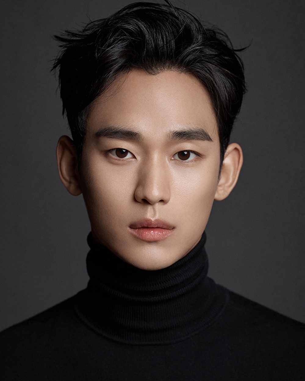 <b>김수현</b> ‘침묵 끝’ 국내 행사 시상자로 나선다