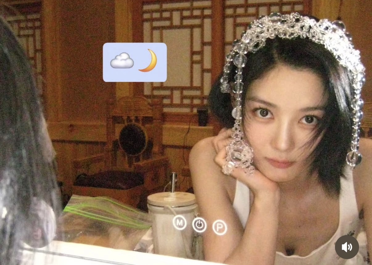 김유정이 기록한 ‘<b>구르미</b>’ 절친들…박보검→채수빈, 10년 지나도 “...
