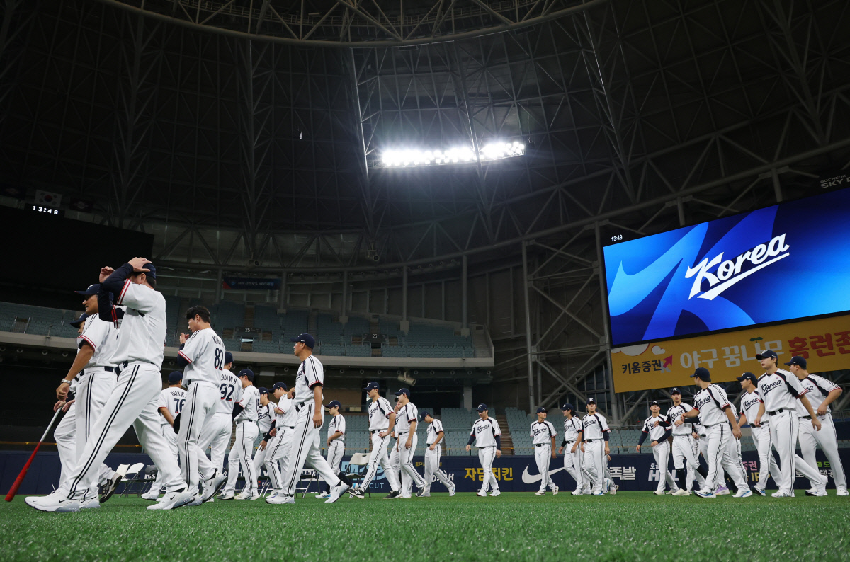 야구는 <b>대만</b>·日, 축구는 우즈벡·日 울려야 애국가 울린다