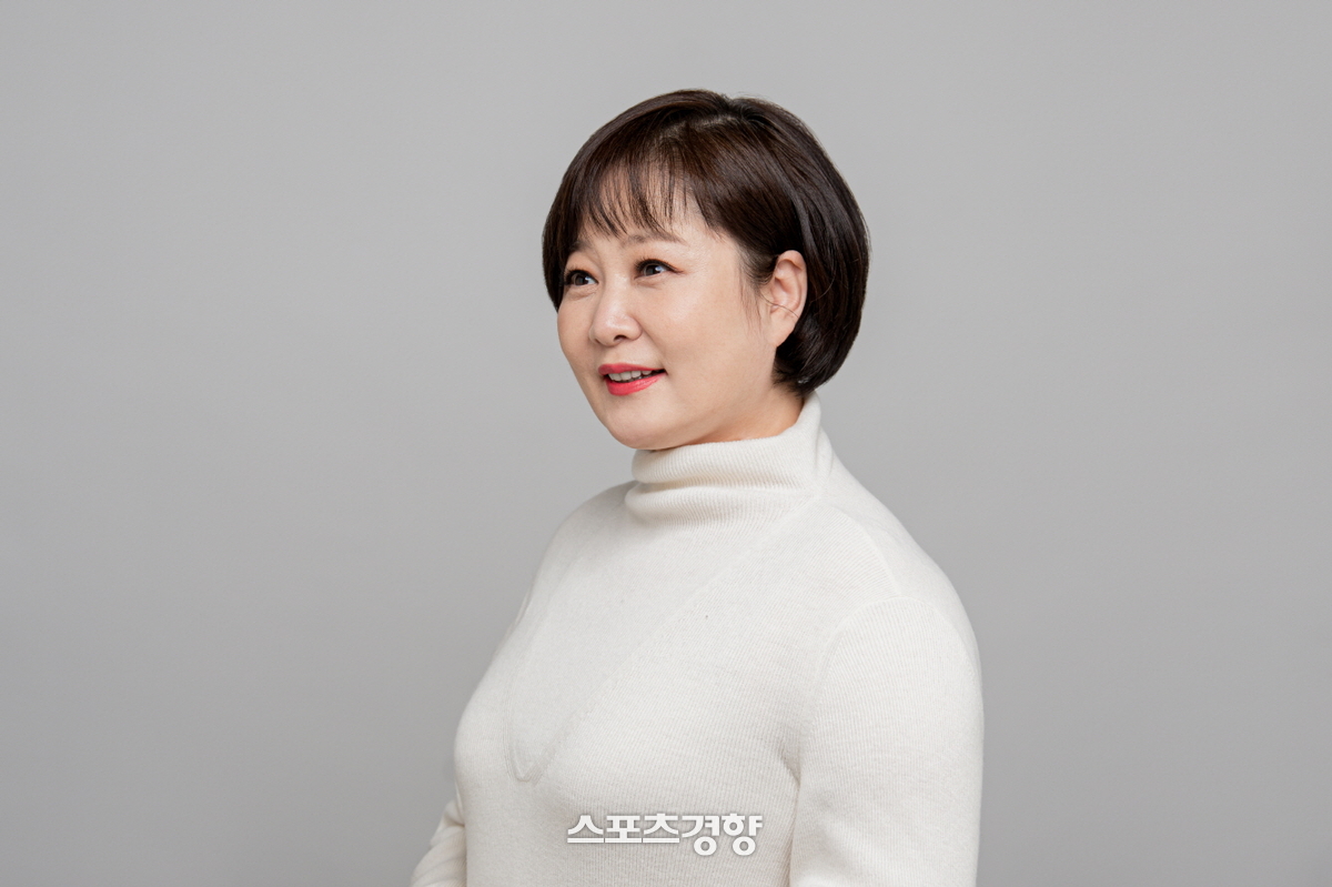 <b>이금희 모친상</b> “내 얘기 많이 들어준 어머니” 급거 귀국