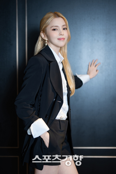 한소희, 아찔 말실수…<b>나이</b> 두 배 많은 손석희·<b>최민식</b> 앞에서 “가는데...