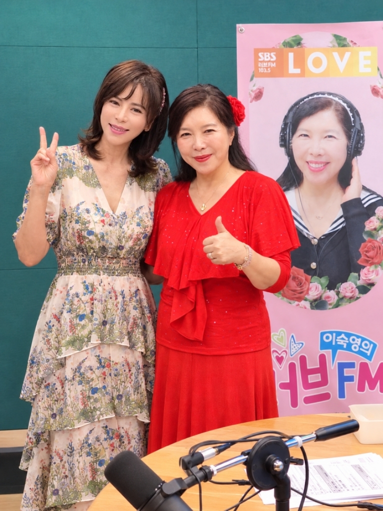 노래하는 <b>치과의사</b> 이지(EZ·<b>이지영</b>)·베테랑 DJ 이숙영, 20년만에 라디...
