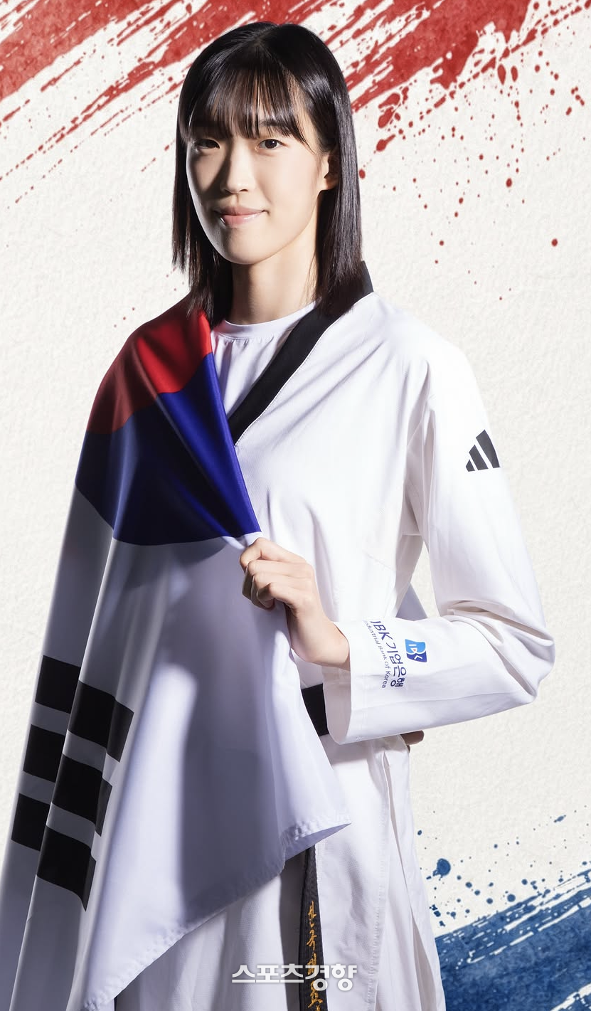 파리 올림픽 금메달리스트 ‘태권도 겨루기’ <b>김유진</b>, AG <b>8강 탈락</b> ‘충...