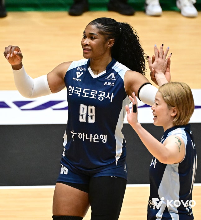 한국도로공사 모마(왼쪽), 마미. 프로배구연맹 제공