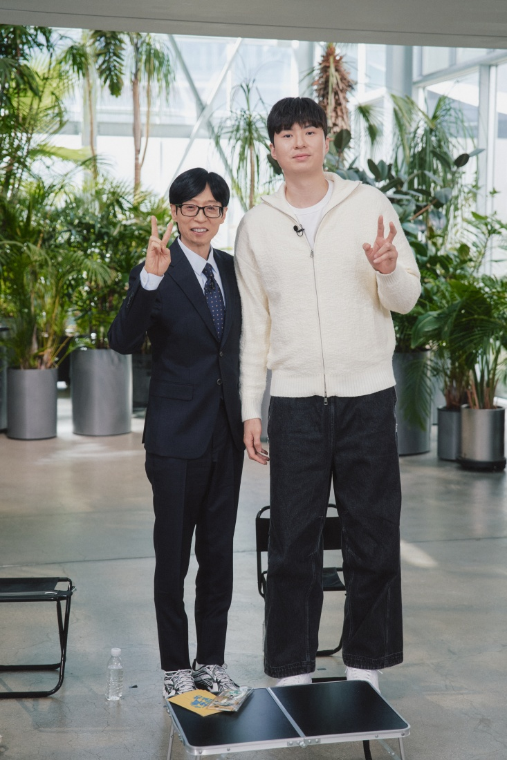 ‘AG 금메달’ <b>이현중</b>, 日 20억 연봉 찼다…‘<b>비보장 계약</b>’ 딛고 <b>NBA</b> 직...