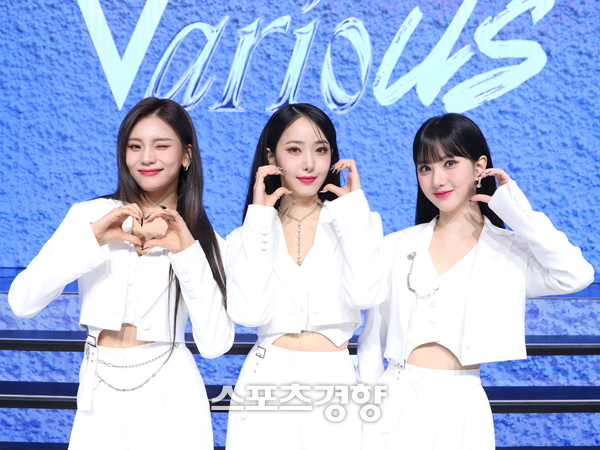 ‘<b>비비지</b>’ 소속사 나온 <b>신비</b>·<b>은하</b>·<b>엄지</b>, 셋 이름으로 새 SNS 개설