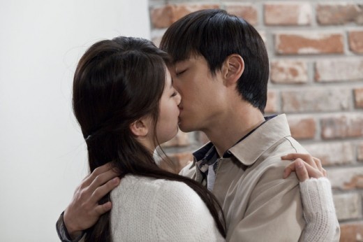 '<b>건축학개론</b>' 이제훈 "<b>수지</b>와 <b>키스신</b> 통편집 아쉬웠다"
