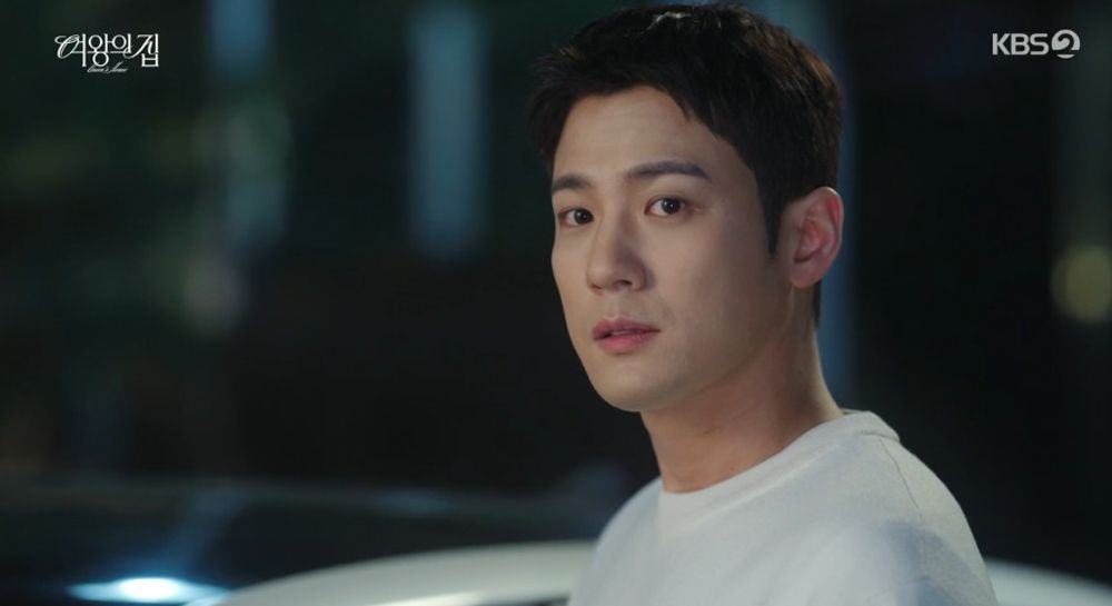 '<b>유산</b>' <b>함은정</b>, 박윤재X이가령 입맞춤 목격하고 충격 ('여왕의 집')