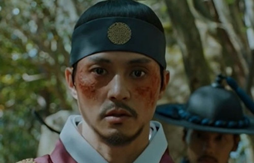 울분 토한 <b>김지훈</b>, <b>팔척귀</b> 빙의에 섹시美까지 갖췄다 ('<b>귀궁</b>')