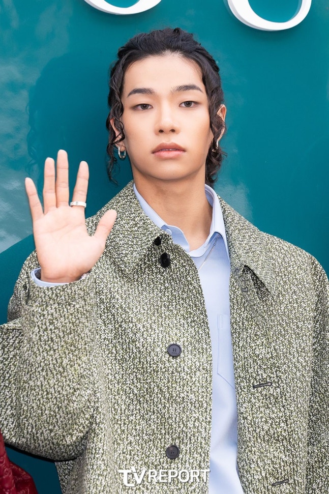 잘 어울린다는 반응 많은 올데프 구찌 포토월 | 인스티즈