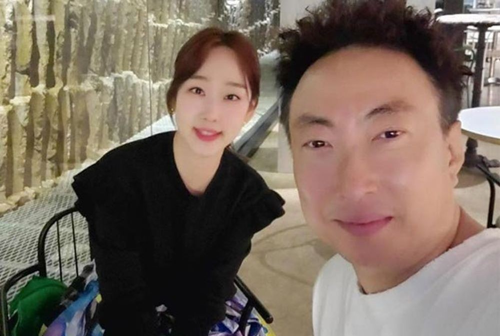 '<b>박명수</b>' 한수민, 개원 첫 환자에게 받은 명품 선물 공개…"정말 감사...