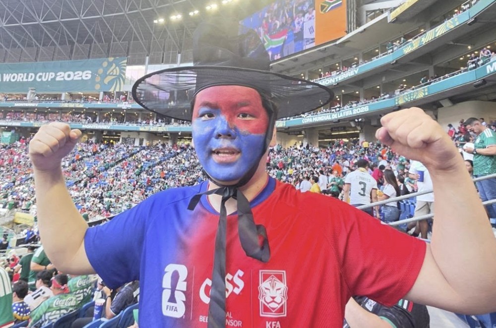 0-1 충격 패 속에서도 빛난 '직관 열정'…멕시코서 "대한민국 파이팅" 외...