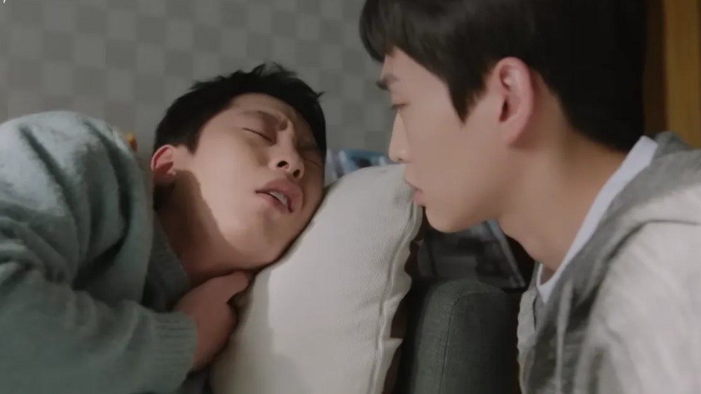 단 하루 만에 끝났다…애틋한 키스 엔딩→tvN 신작 꺾고 최고 '5.6%'로 정상 탈환한 韓 드라마 ('닥터 섬보이')