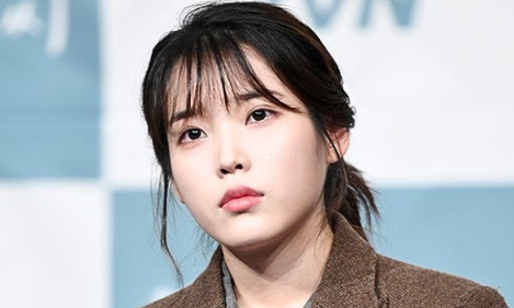 '결별·악플·건강 문제' 삼중고 아이유…잠시 마이크 내려놓고 '재충전...
