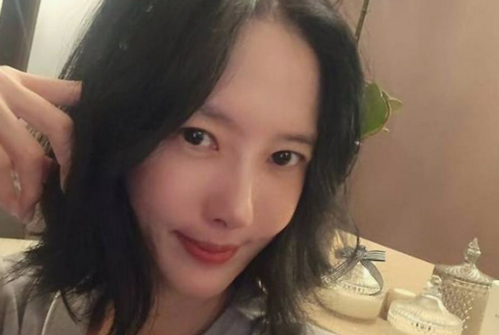 '두 달 만에 이혼' 女<b>배우</b>, 식당서 일하는 근황…'악바리 일꾼' 면모 눈...