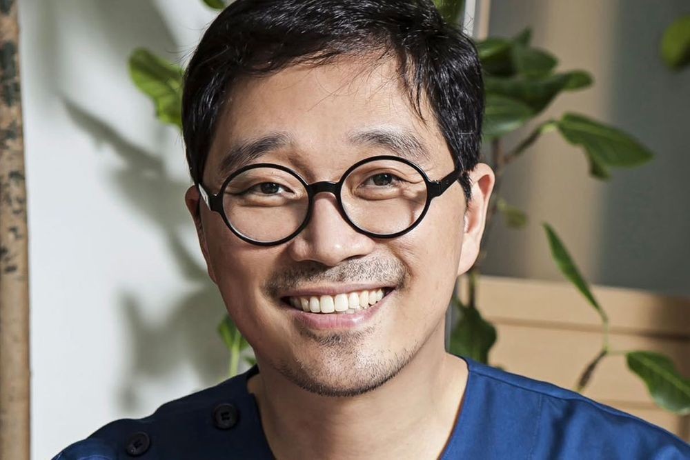 '개그맨→치과의사' 김영삼, "척추 수술 후 정신적 고통"…연예계 떠난...