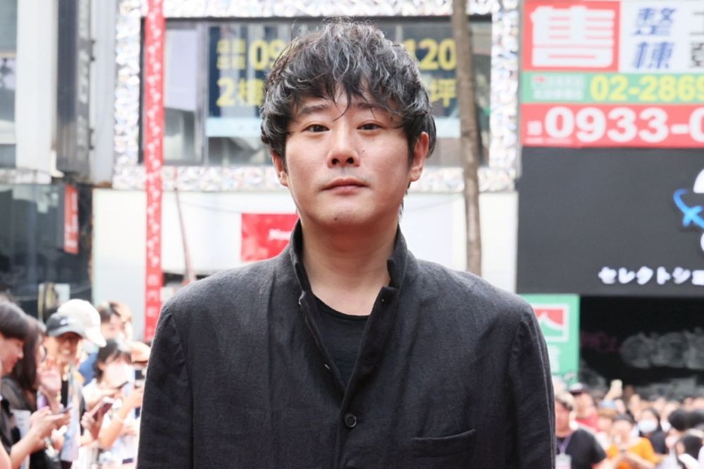 来韓中、街頭で撮影された藤井道人監督