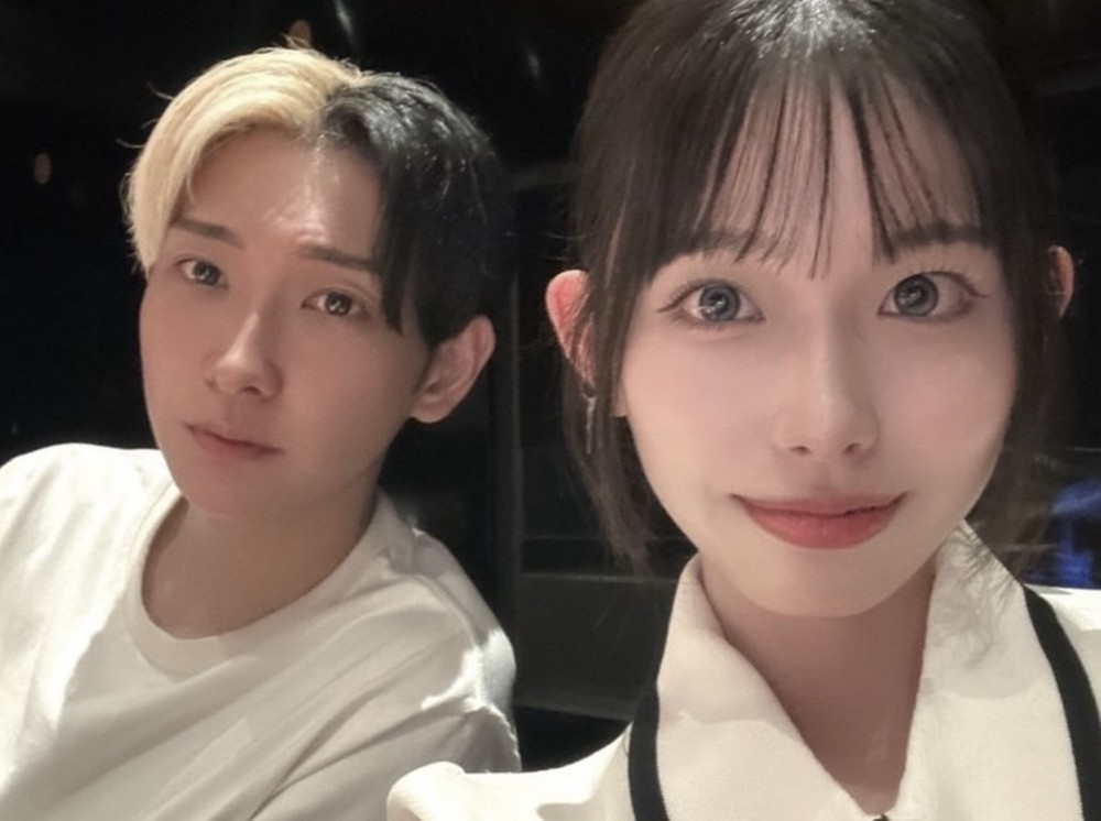 HIKARUと加藤神楽が並んで写る自撮り写真