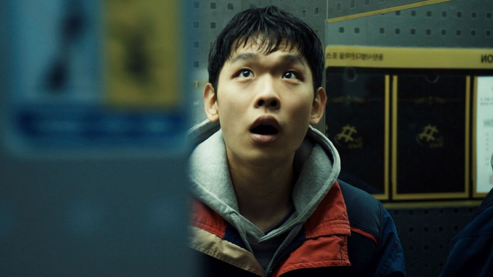 映画『後光』で、主人公ミンジュンを演じるチェ・ガンヒョン