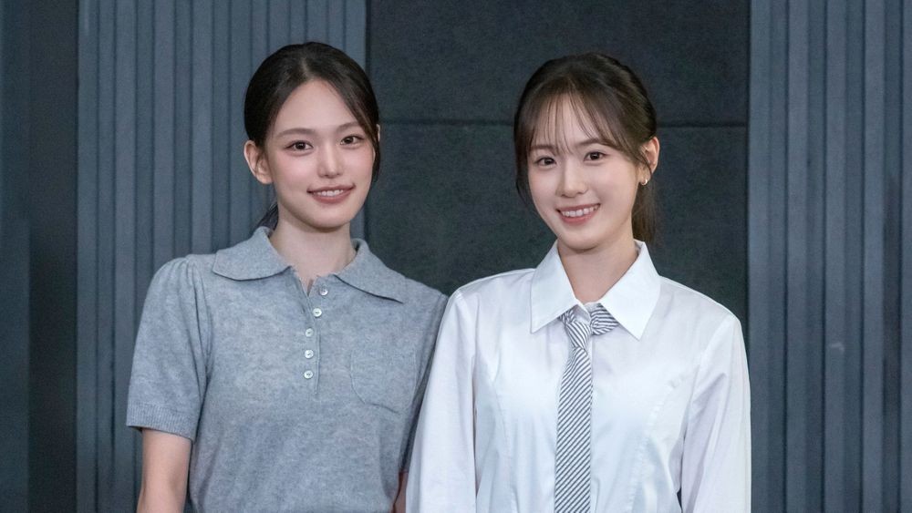 映画「여전히 찬란하게」で共演したパク・ソギョン(左)とチェ・ジュウン