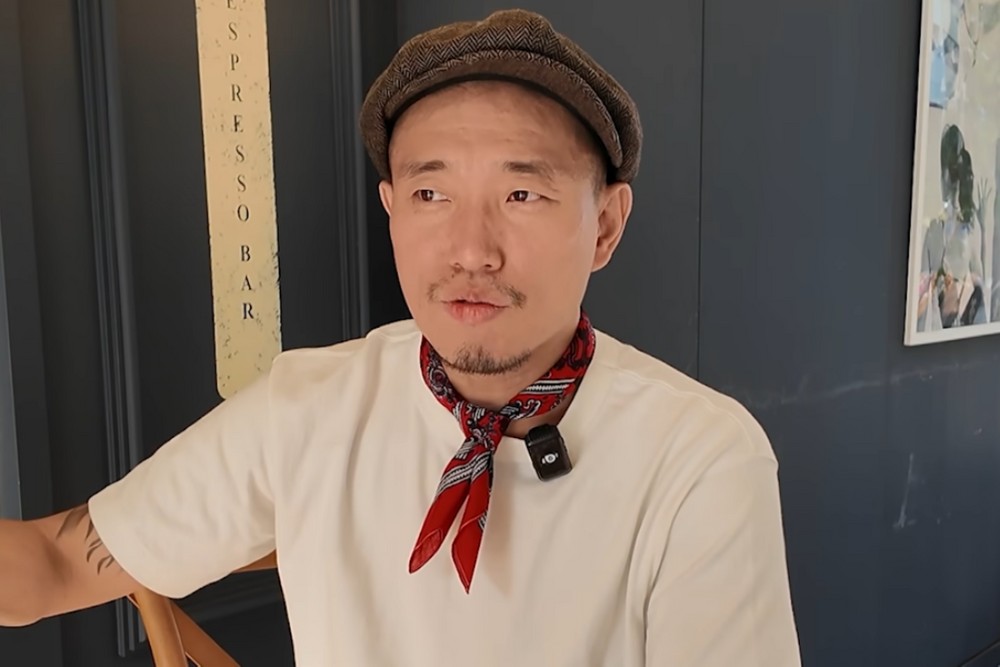 車の運転席で話すゲリ