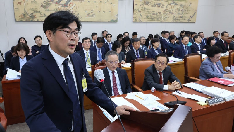 '학폭 <b>청문회 불출석</b>' <b>정순신</b> 변호사 일가족 검찰 송치