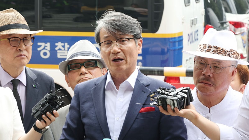 '<b>명품백</b> 전달' <b>최재영</b> 목사, 스토킹 혐의 고발돼 경찰 조사