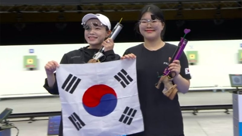 사격 <b>오예진</b>, 우리 선수단 두 번째 금‥김예지는 은메달
