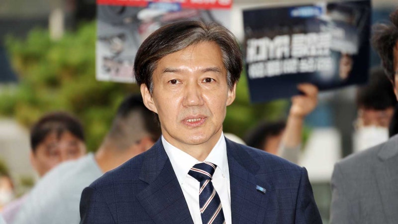 <b>검찰</b> 출석 <b>조국</b> "<b>이상직</b>도 사위도 모른다"‥3시간 참고인 조사 뒤 귀가