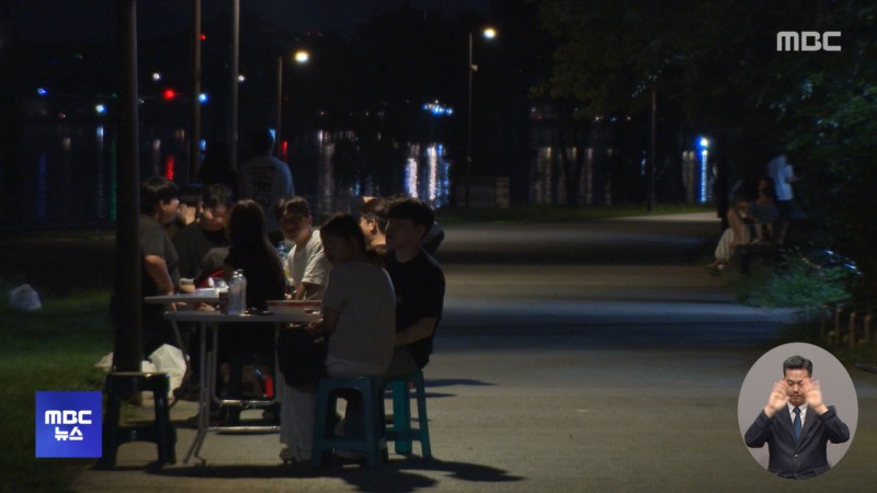 '<b>가을 폭염</b>' <b>절정</b>‥서울 35도 '신기록' 가능성