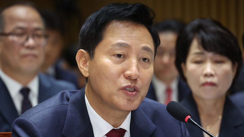 <b>오세훈</b> "상암 <b>잔디</b> 관리 소홀 죄송‥예산 많이 책정"