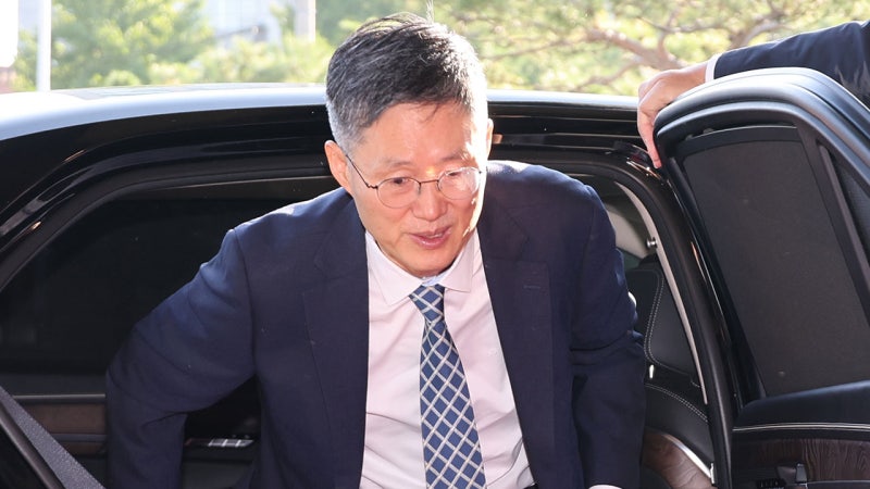 헌법재판소장 권한대행에 <b>문형배 재판관</b> 선출