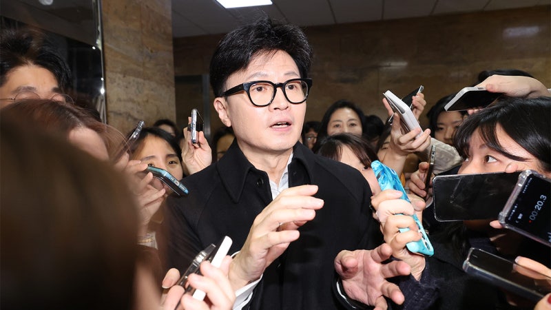 <b>대통령</b> 만난 <b>한동훈</b> "'직무정지' 판단 뒤집을만한 말 못 들어"