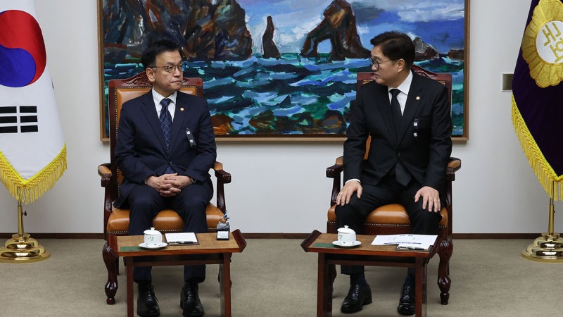 <b>최상목 권한대행</b>, <b>우원식 의장</b> 만나 '제주항공 참사' 대책 논의