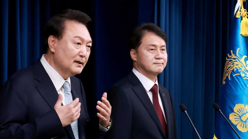경찰, '<b>내란 혐의</b>' <b>김주현</b> 대통령실 <b>민정수석</b> 조사‥피의자 입건