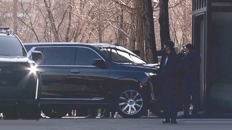 체포된 <b>윤 대통령</b>, 과천 <b>공수처 도착</b>‥곧 조사 시작