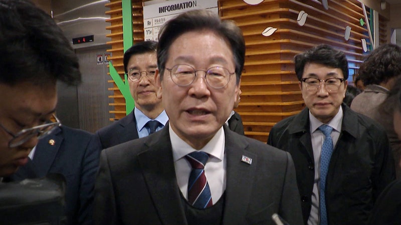 "헌재에 <b>승복</b>해야" 지적에‥<b>이재명</b> "<b>승복</b>은 <b>윤석열</b>이 하는 것"