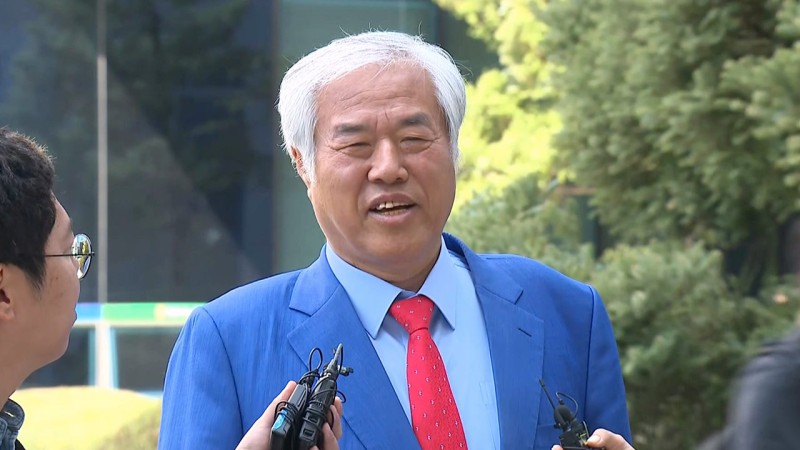 <b>전광훈</b> "윤석열과 한 차례 통화‥<b>자유통일당 대선 후보</b> 낼 것"