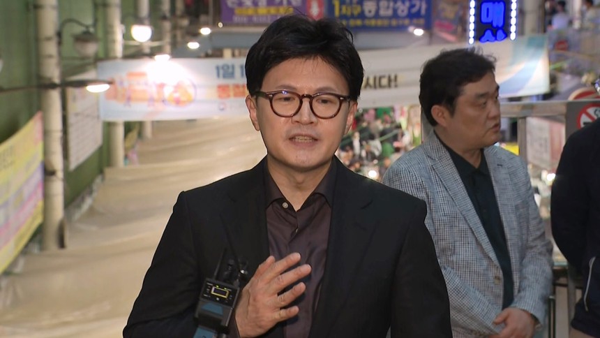 대구 서문시장 방문한 한동훈 국민의힘 경선 후보 백브리핑