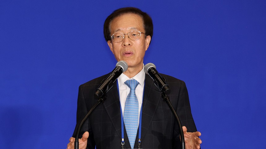 발언하는 이석연 공동선대위원장